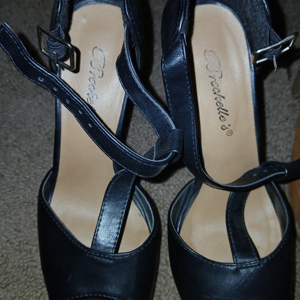 Breckelles Black Strappy Heels